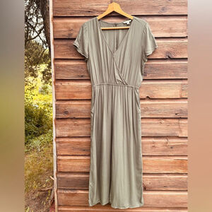 American Eagle capri length culottes with crossover top - dark geeen - Size M